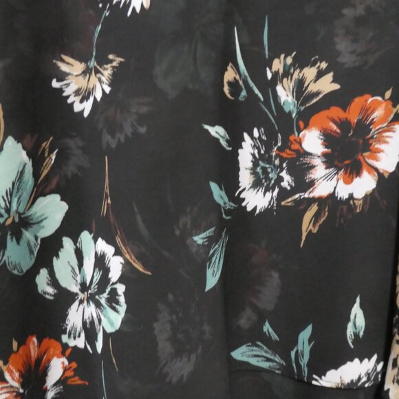 TORRID | size 2 | Black Floral Cami Top With Spaghetti Straps - Picture 15 of 15